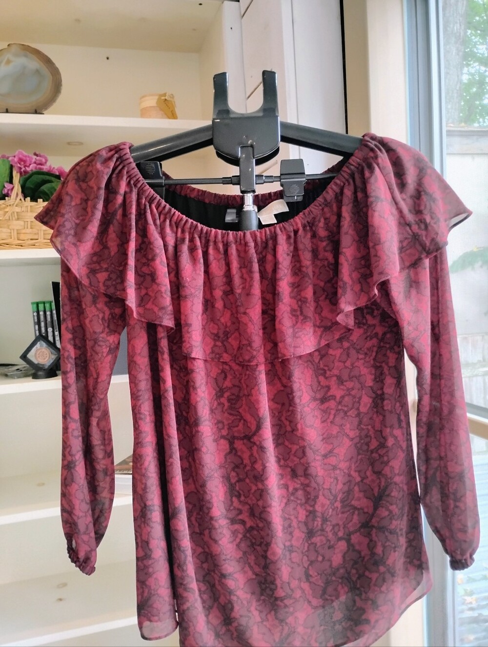 Michael Kors ! Women’s Off-Shoulder Ruffle Blouse - Maroon Floral